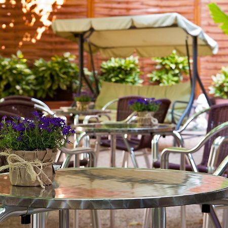 Hostal Fabrellas Caldes de Malavella Zewnętrze zdjęcie
