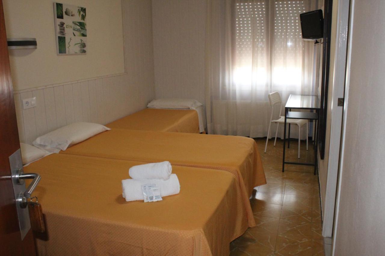 Hostal Fabrellas Caldes de Malavella Zewnętrze zdjęcie