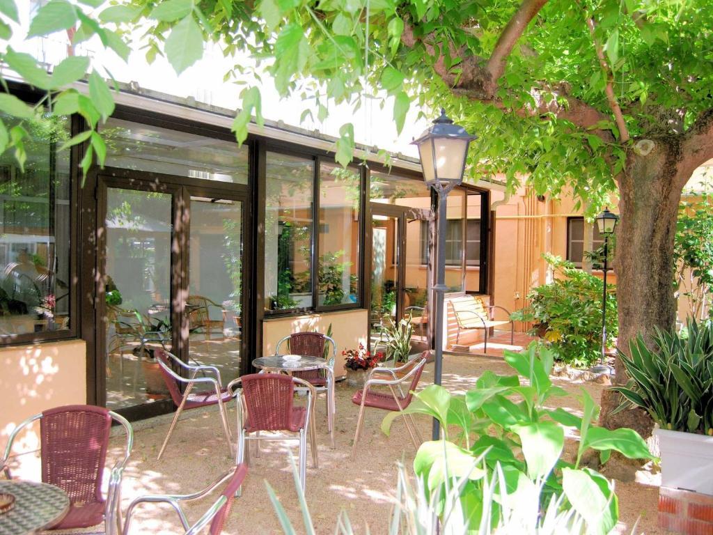 Hostal Fabrellas Caldes de Malavella Zewnętrze zdjęcie