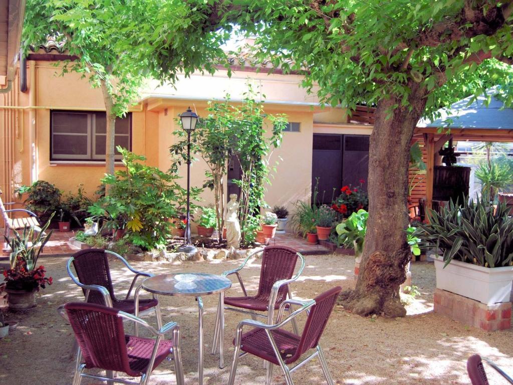 Hostal Fabrellas Caldes de Malavella Zewnętrze zdjęcie