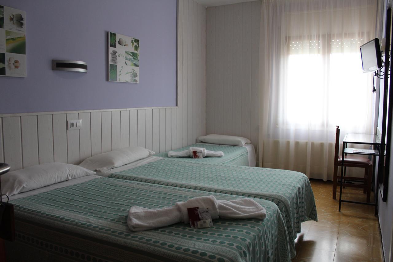 Hostal Fabrellas Caldes de Malavella Zewnętrze zdjęcie