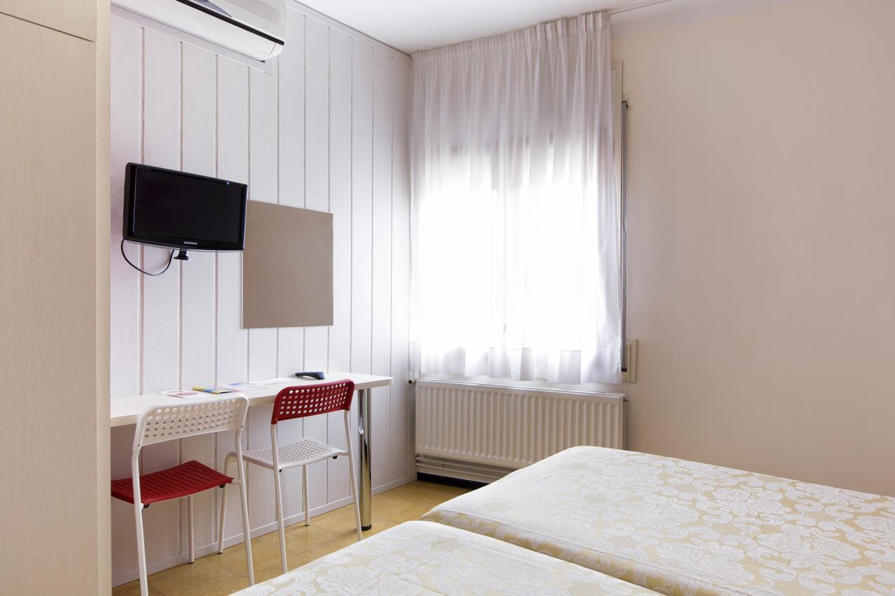Hostal Fabrellas Caldes de Malavella Zewnętrze zdjęcie