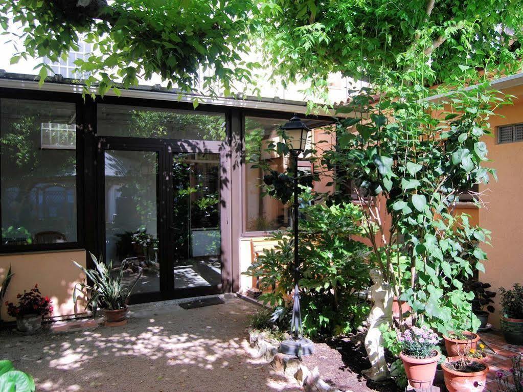 Hostal Fabrellas Caldes de Malavella Zewnętrze zdjęcie