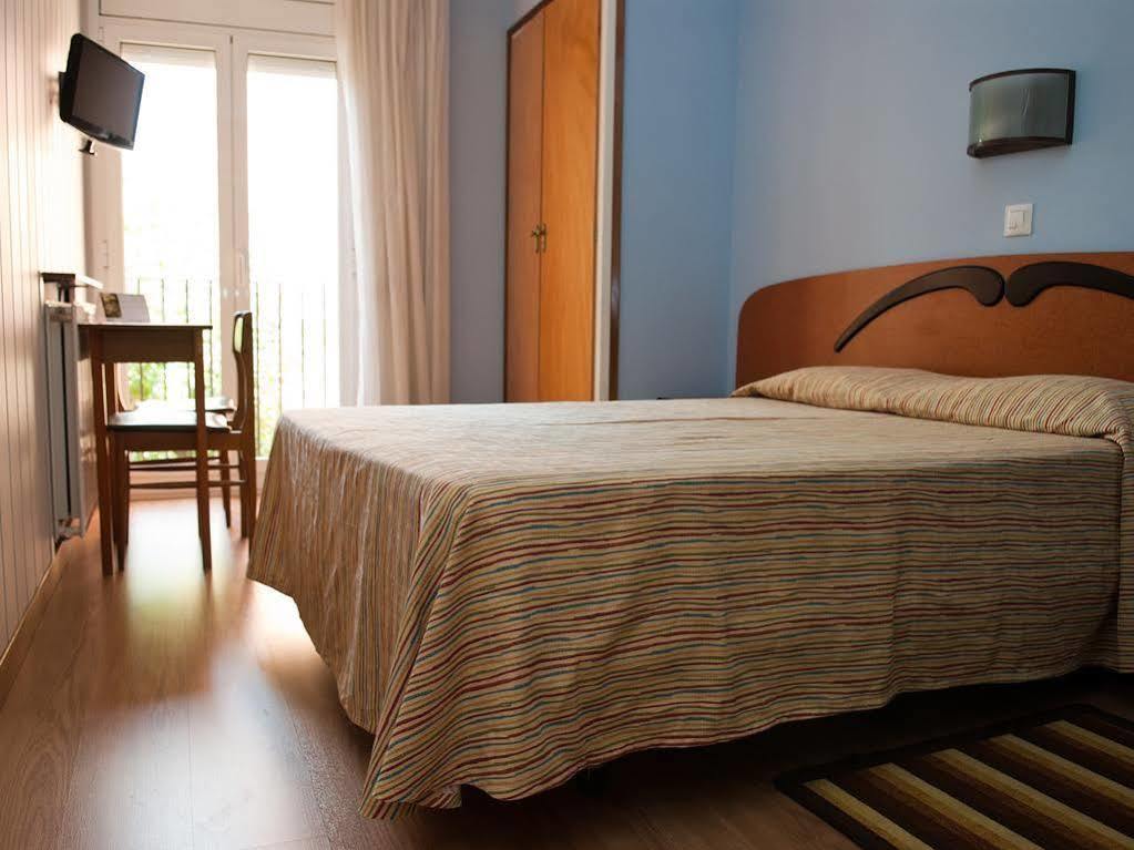 Hostal Fabrellas Caldes de Malavella Zewnętrze zdjęcie