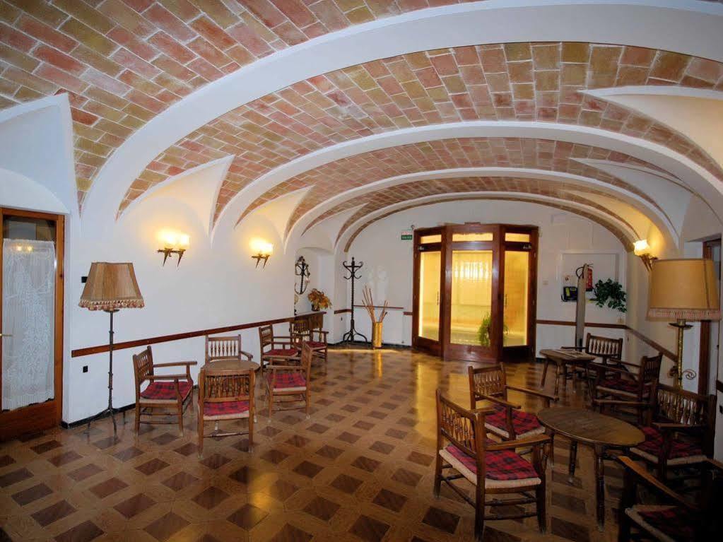 Hostal Fabrellas Caldes de Malavella Zewnętrze zdjęcie